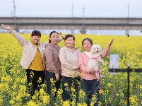 来“靓淮河”打卡油菜花海