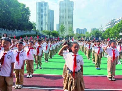全市共有少先队员34万名