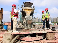 延安路淮河大桥主桥北岸桩基施工完成